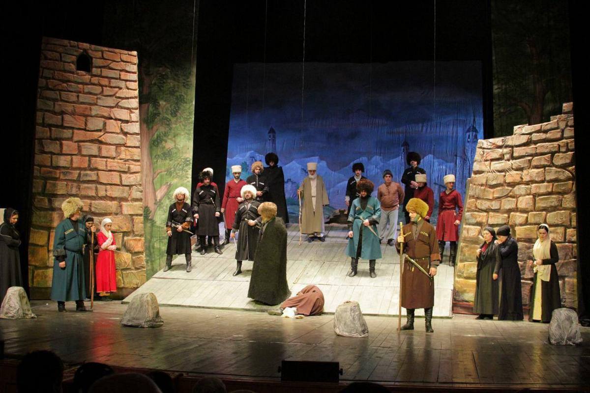 Новости Ингушетии: Госдрамтеатр Ингушетии приглашает зрителей на премьеру спектакля «Падение Жанхота»