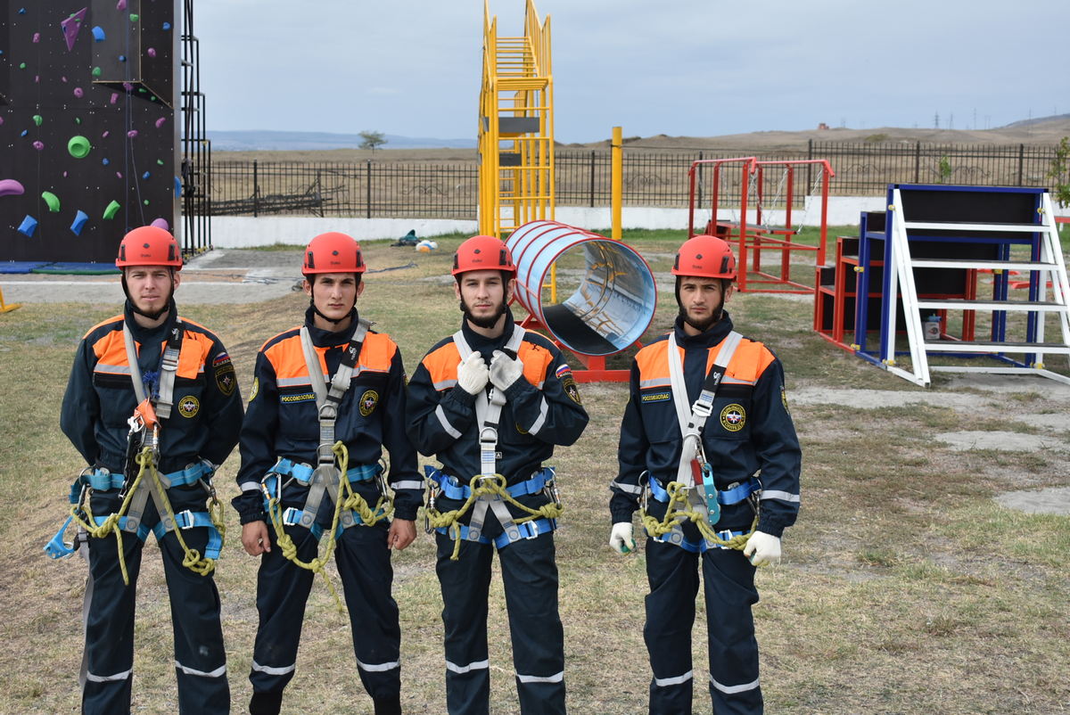 Новости Ингушетии: Современные тренировочные площадки открылись в Пожарно-спасательном колледже города Сунжи