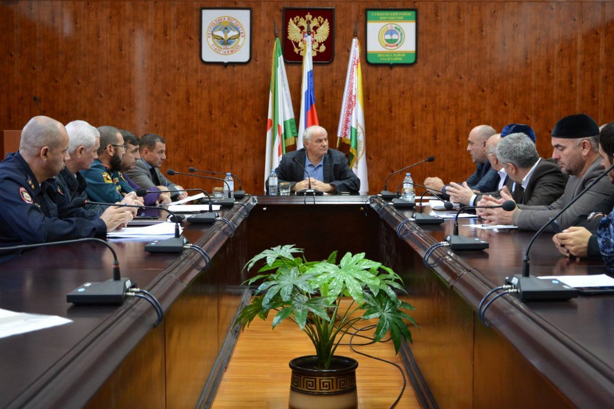 Новости Ингушетии: В администрации Сунженского района прошло внеочередное заседание местной антитеррористической комиссии