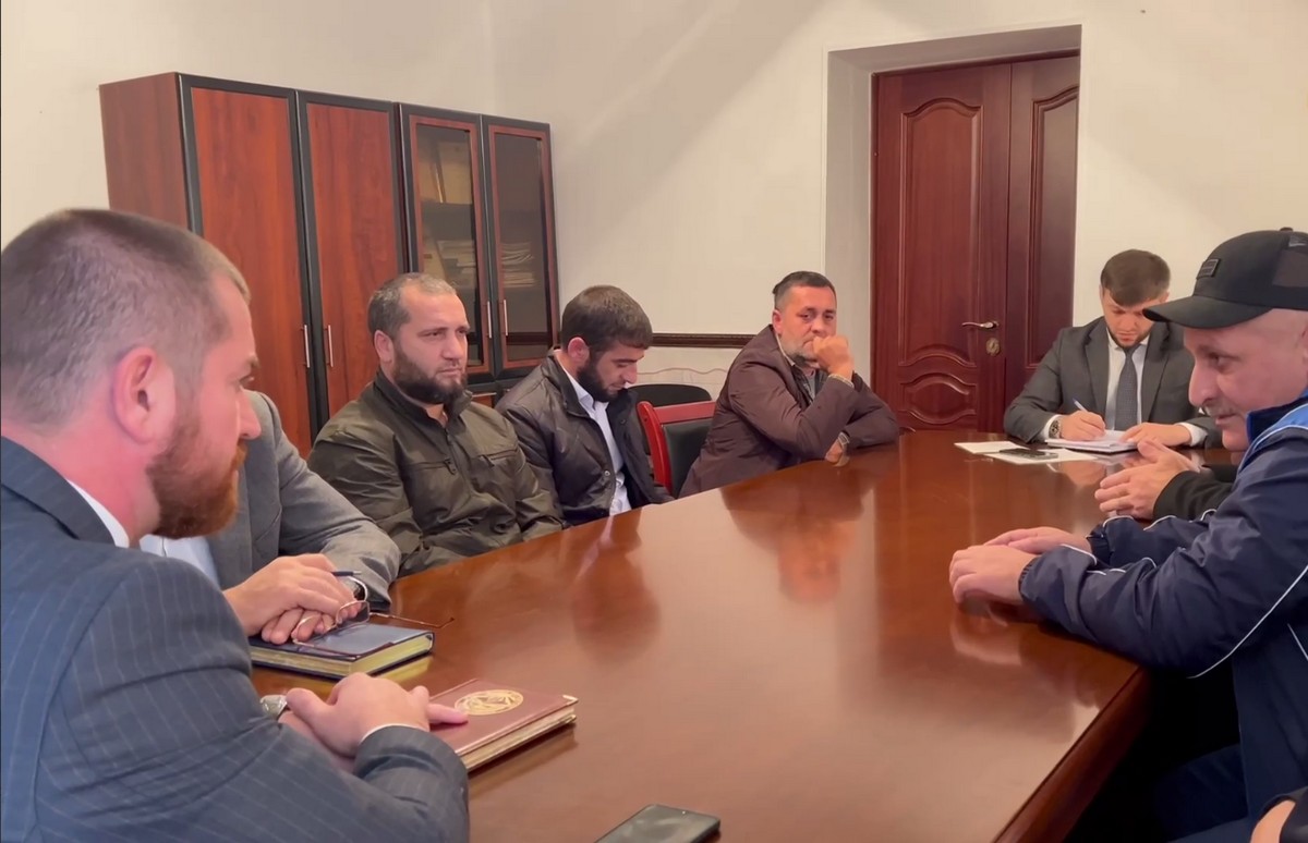Новости Ингушетии: В мэрии Сунжи Ингушетии прошла встреча с добровольцами для участия в специальной военной операции