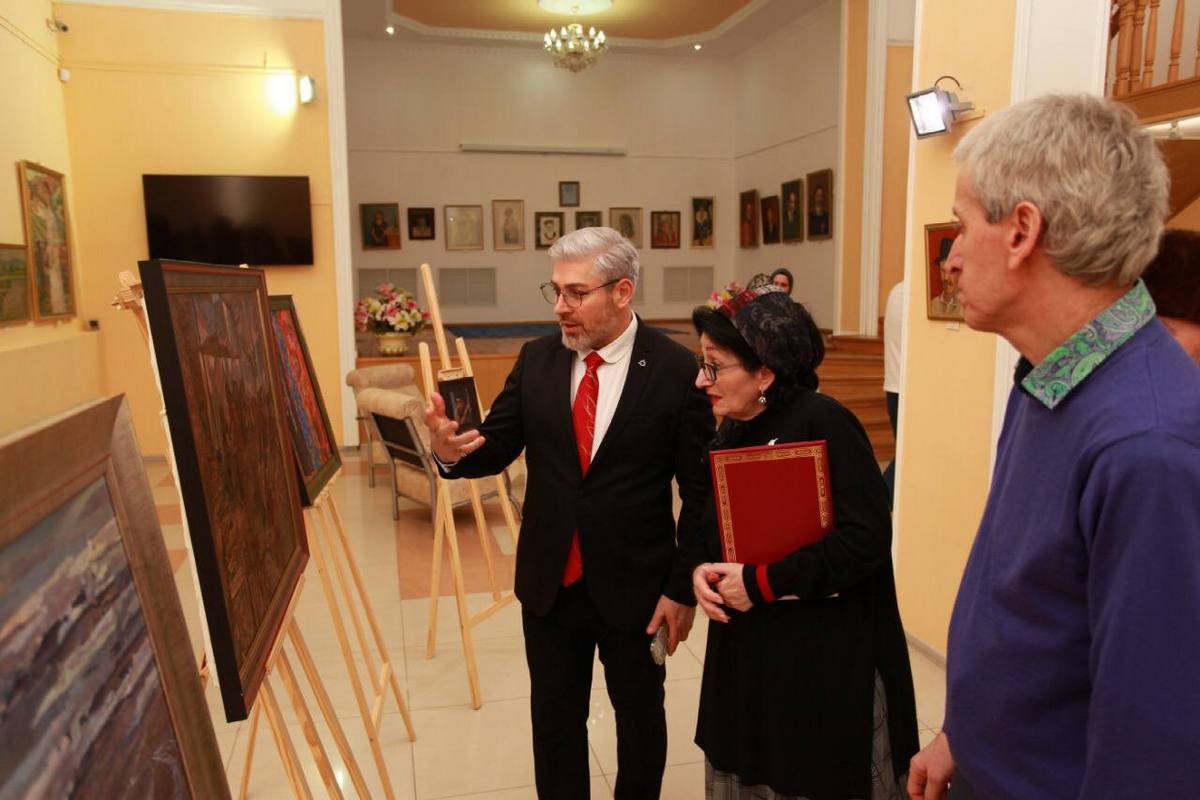 Новости Ингушетии: Государственный музей изобразительных искусств Ингушетии получил в подарок картины