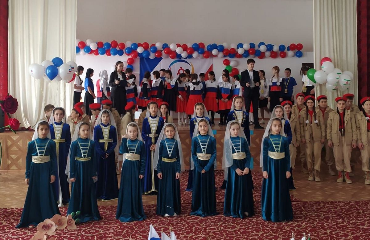 Новости Ингушетии: Ансамбль «Горяночка» из Алхастов выступил на открытии школьной ячейки «Движения первых»