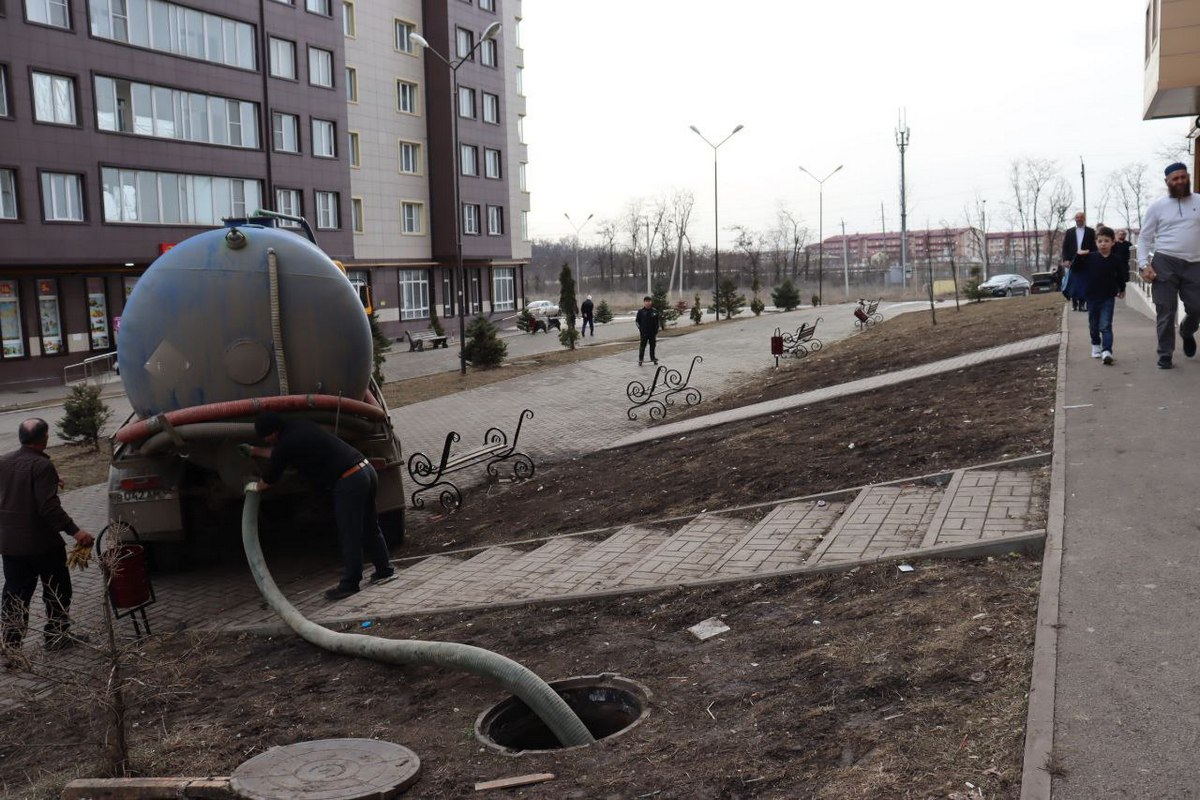 Новости Ингушетии: В Назрани в Ингушетии начаты работы по ликвидации затора канализации