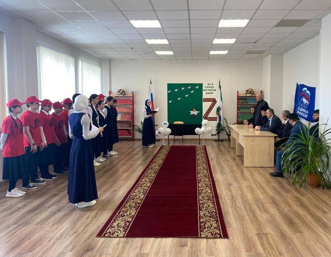 Новости Ингушетии: В школе селения Сурхахи в Ингушетии состоялось открытие «Парты героя»