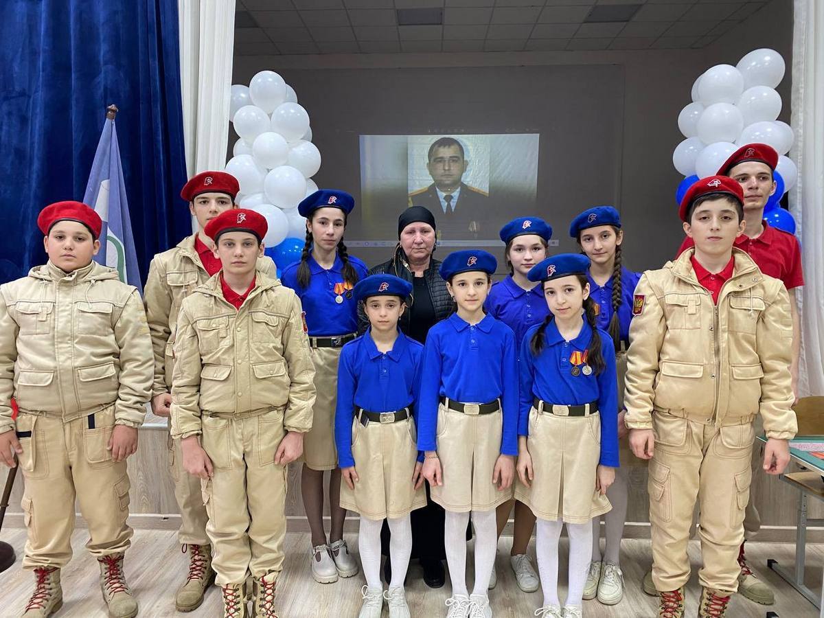 Новости Ингушетии: В школе Малгобека Ингушетии открыли «Парту героя» в память о Саламе Мержоеве