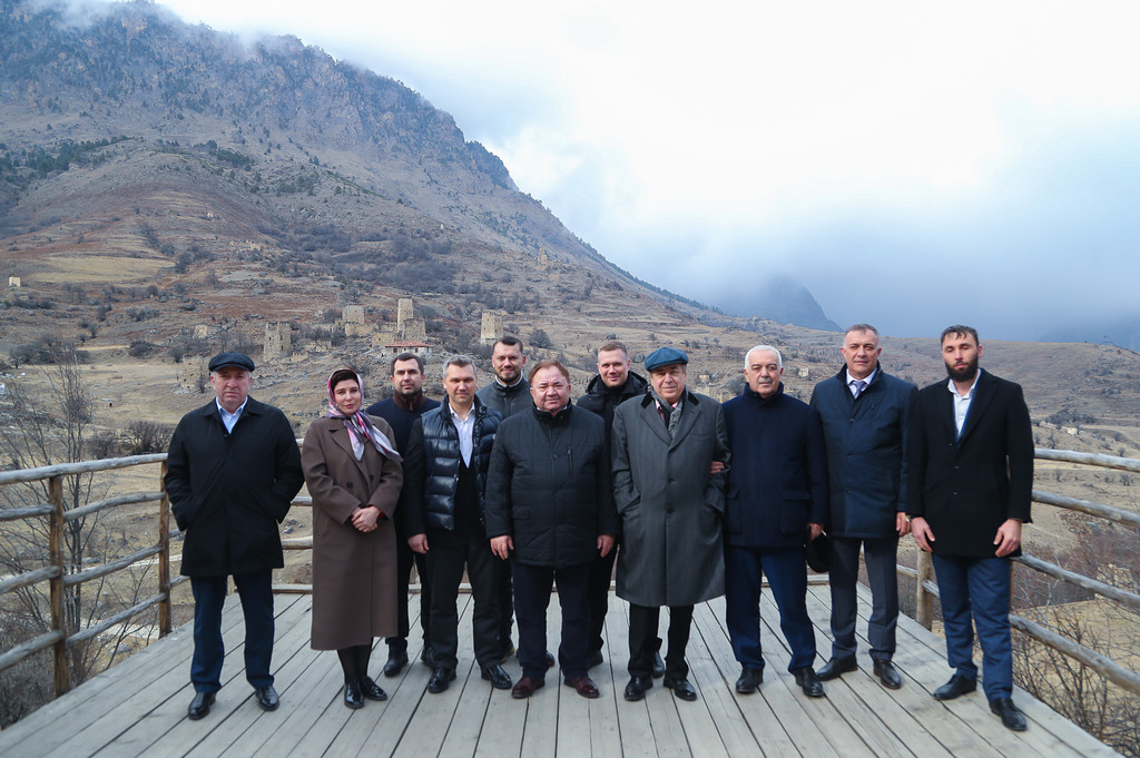 Новости Ингушетии: Махмуд-Али Калиматов и делегация Минкульта России посетили памятники архитектуры горной Ингушетии перед началом реставрации