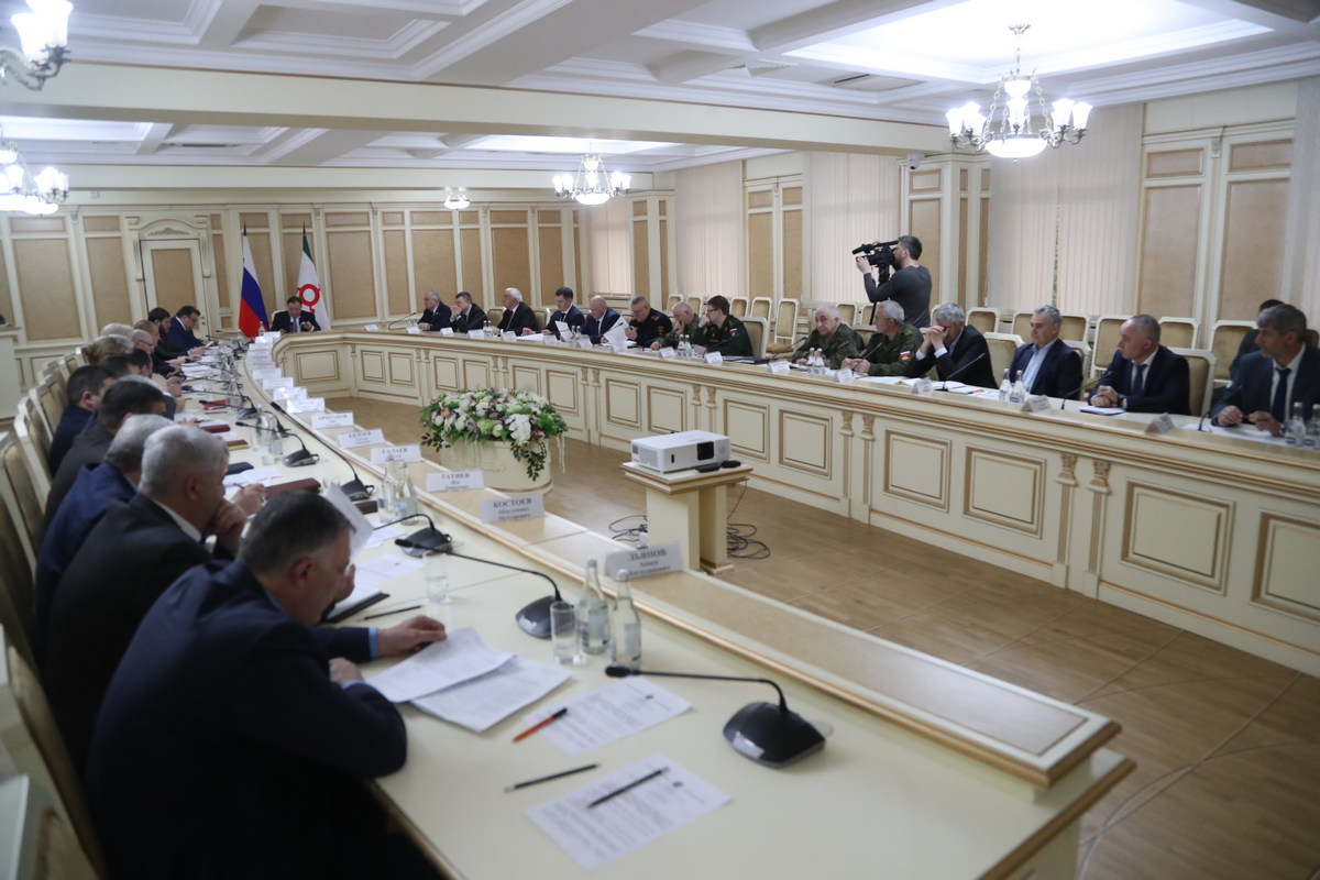 Новости Ингушетии: Махмуд-Али Калиматов провел заседание Республиканской призывной комиссии