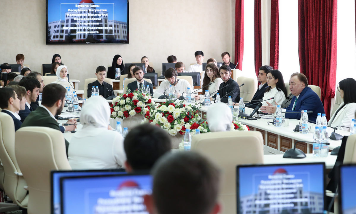 Новости Ингушетии: Глава Ингушетии дал советы студентам ИнгГУ в выборе жизненного пути