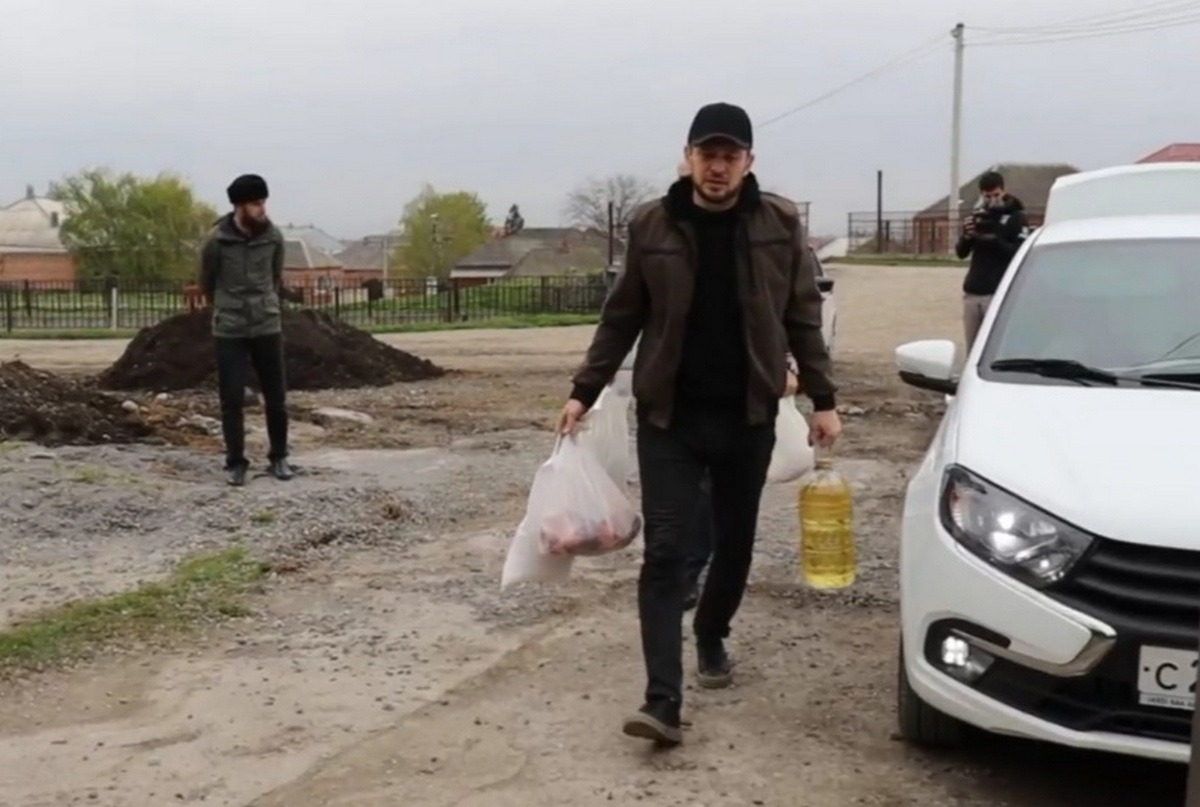 Новости Ингушетии: В Ингушетии в Назрани получили помощь в виде продуктовых наборов 200 семей