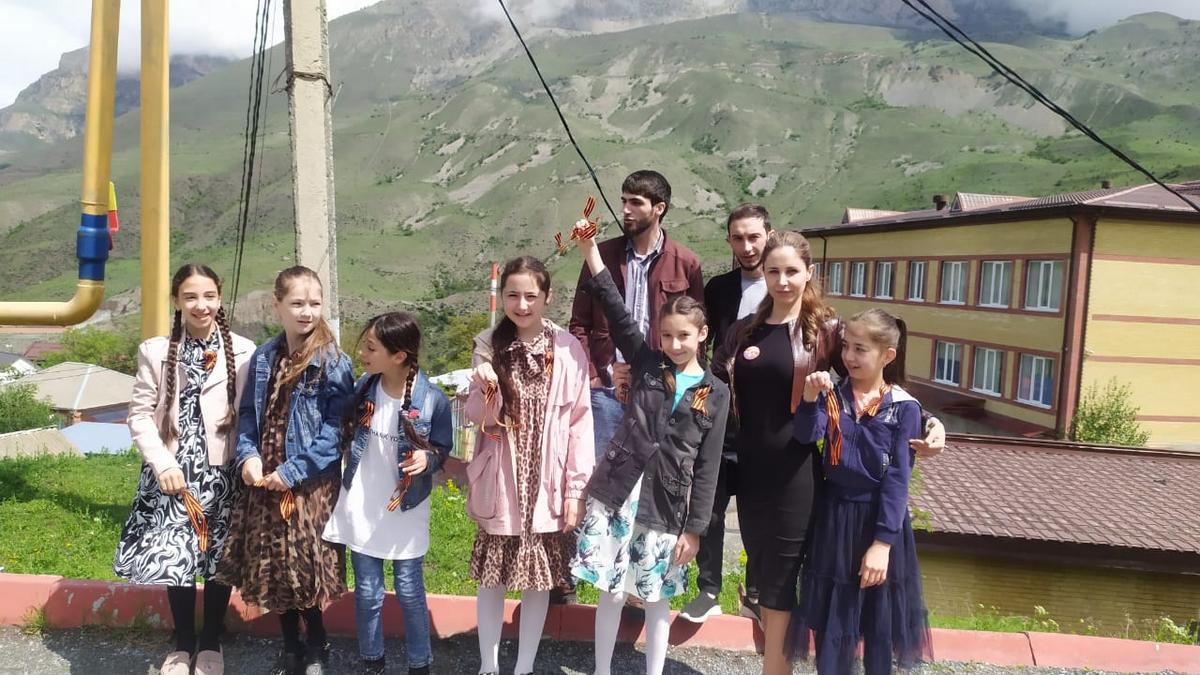 Новости Ингушетии: В Ингушетии ширится число участников Всероссийской акции «Георгиевская ленточка»