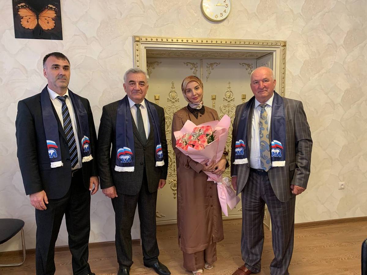 Депутаты «Единой России» поздравили сотрудников сферы здравоохранения