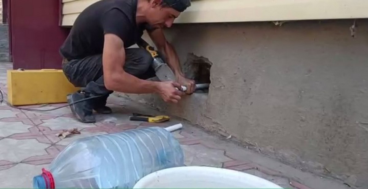 Новости Ингушетии: Власти Малгобека предлагают горожанам набирать воду из отводов, выведенных из подвалов многоквартирных домов