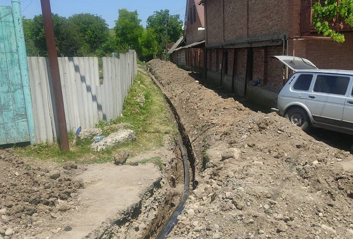 Новости Ингушетии: В Ингушетии в селе Алхасты идет замена водопроводной трубы длиной 100 м