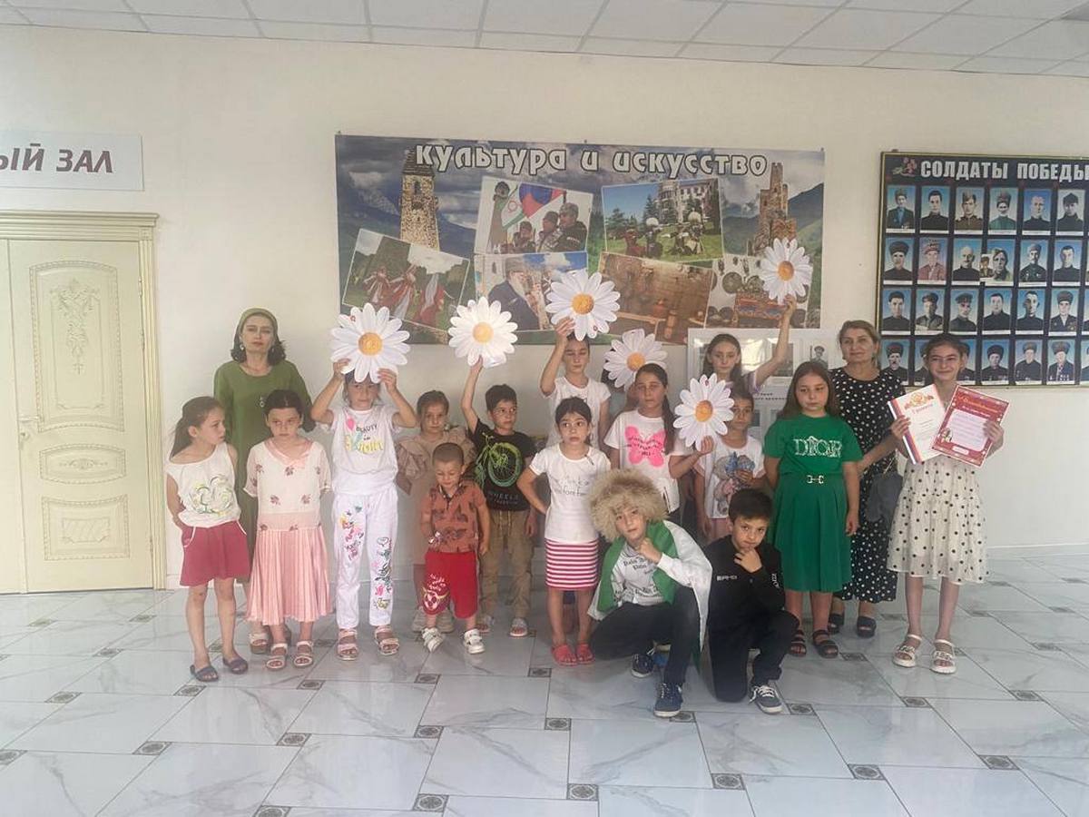 Детям Ингушетии рассказали, почему ромашка стала символом Дня семьи, любви и верности