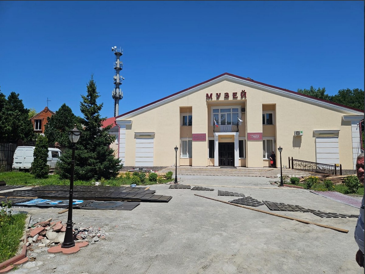 Новости Ингушетии: Почти наполовину выполнен в Карабулаке Ингушетии капремонт здания музея изобразительных искусств