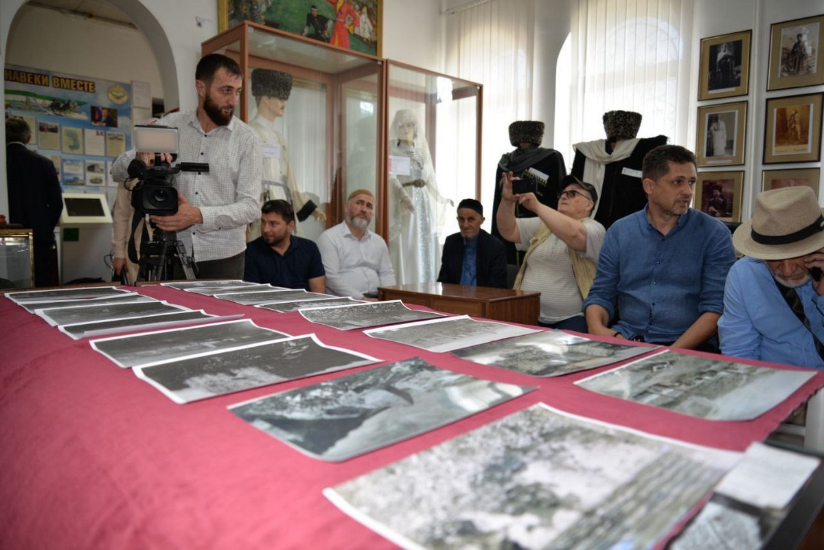 Новости Ингушетии: В Назрани Ингушетии открылась выставка «100 лет Ингушской государственности»