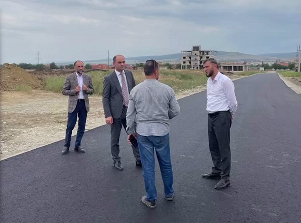 Новости Ингушетии: Подъездные дороги к школам Ингушетии строят с асфальтобетонным покрытием