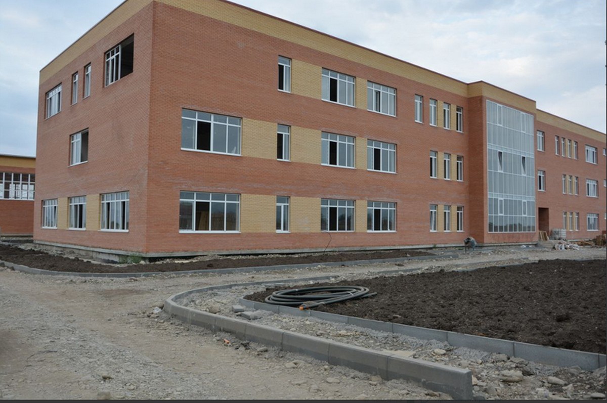 Новости Ингушетии: В с.п. Нестеровское Ингушетии проверили ход строительство школы на 420 мест