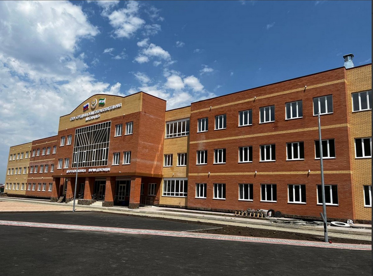 Новости Ингушетии: Руководитель Минстроя Ингушетии проверил строительство большой школы в с. п. Сурхахи