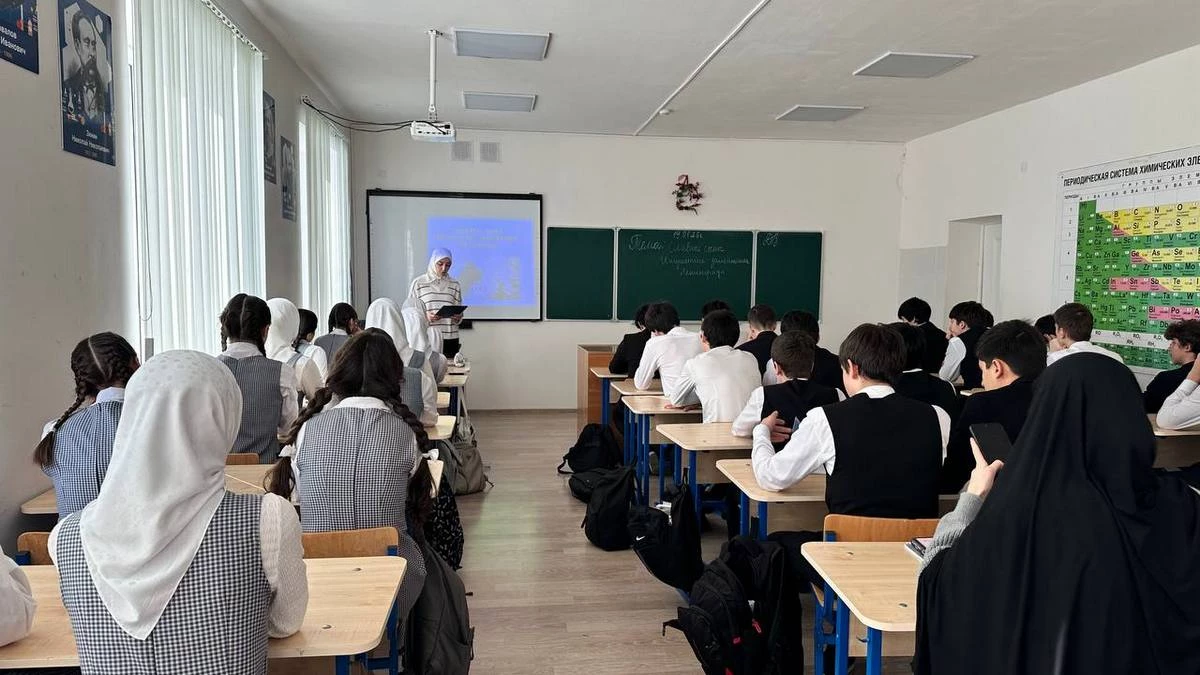 Новости Ингушетии: Школьникам Ингушетии рассказывают о подвигах земляков-защитников Ленинграда