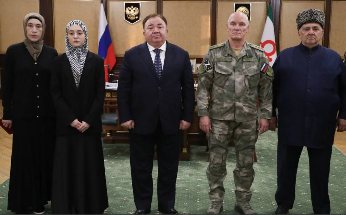 Новости Ингушетии: Глава Ингушетии передал посмертную награду героя СВО его семье