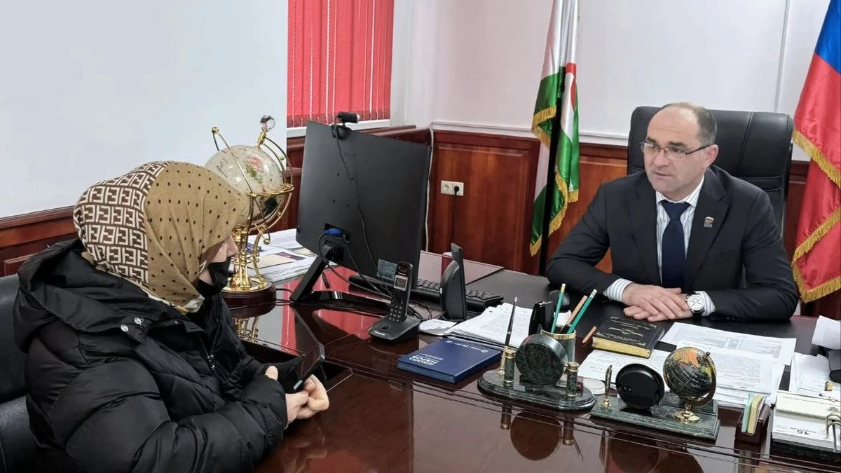 Новости Ингушетии: В мэрии Карабулака выслушали жалобы и предложения жителей города