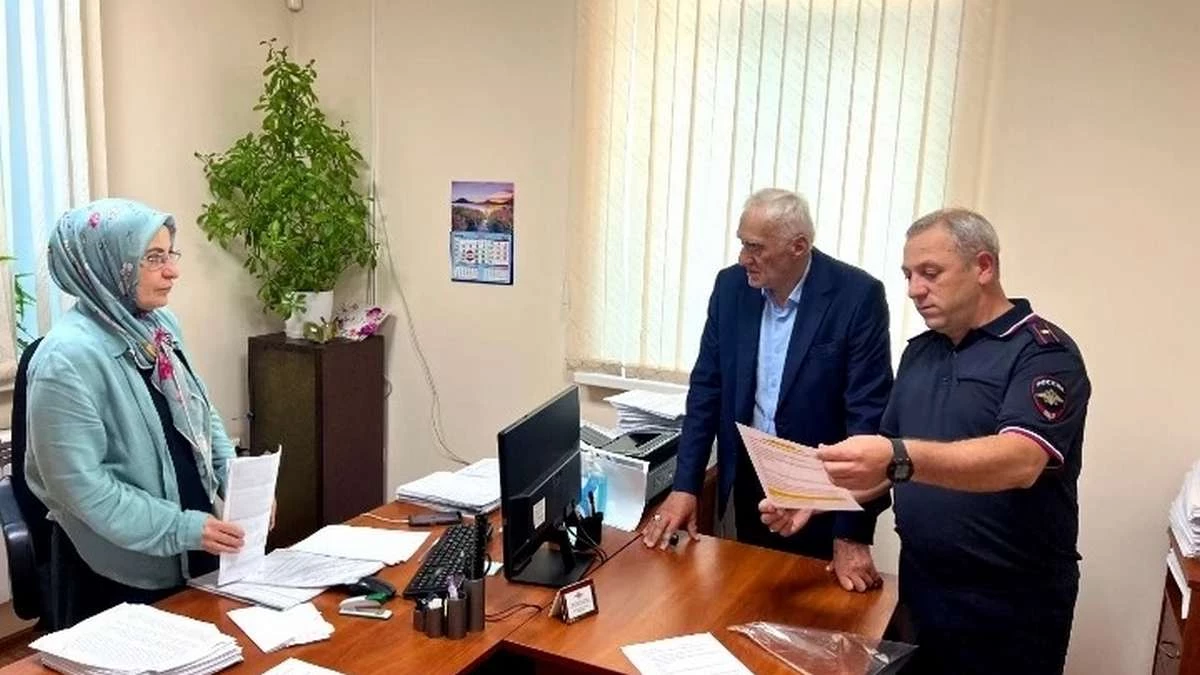 Новости Ингушетии: Общественник проверил работу миграционного отдела в Назрани