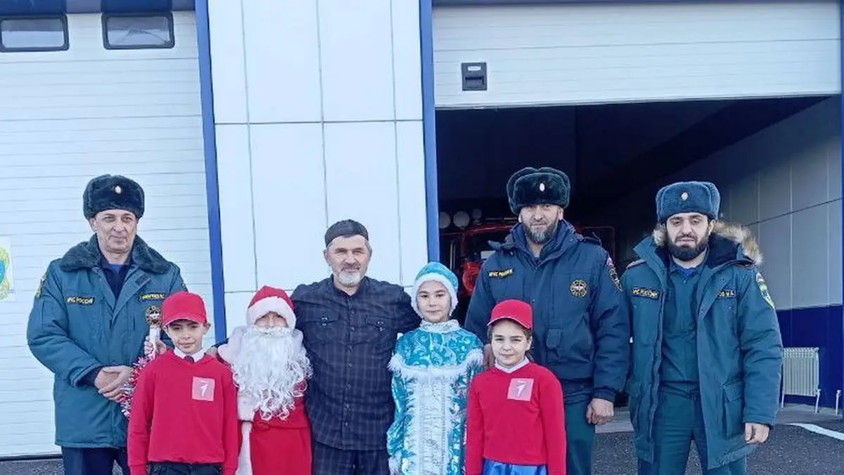 Новости Ингушетии: Первые Ингушетии поздравили работников служб и предприятий республики