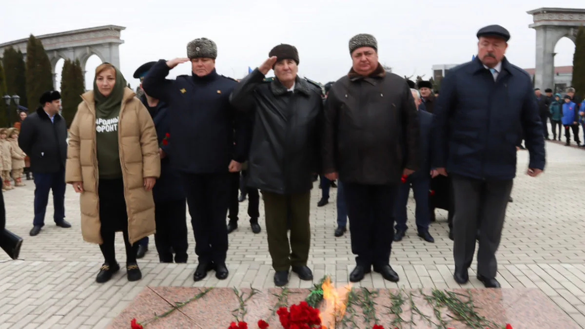 Новости Ингушетии: Врио Министра внутренних дел по Республике Ингушетия принял участие в мероприятиях, посвященных Дню Героев Отечества