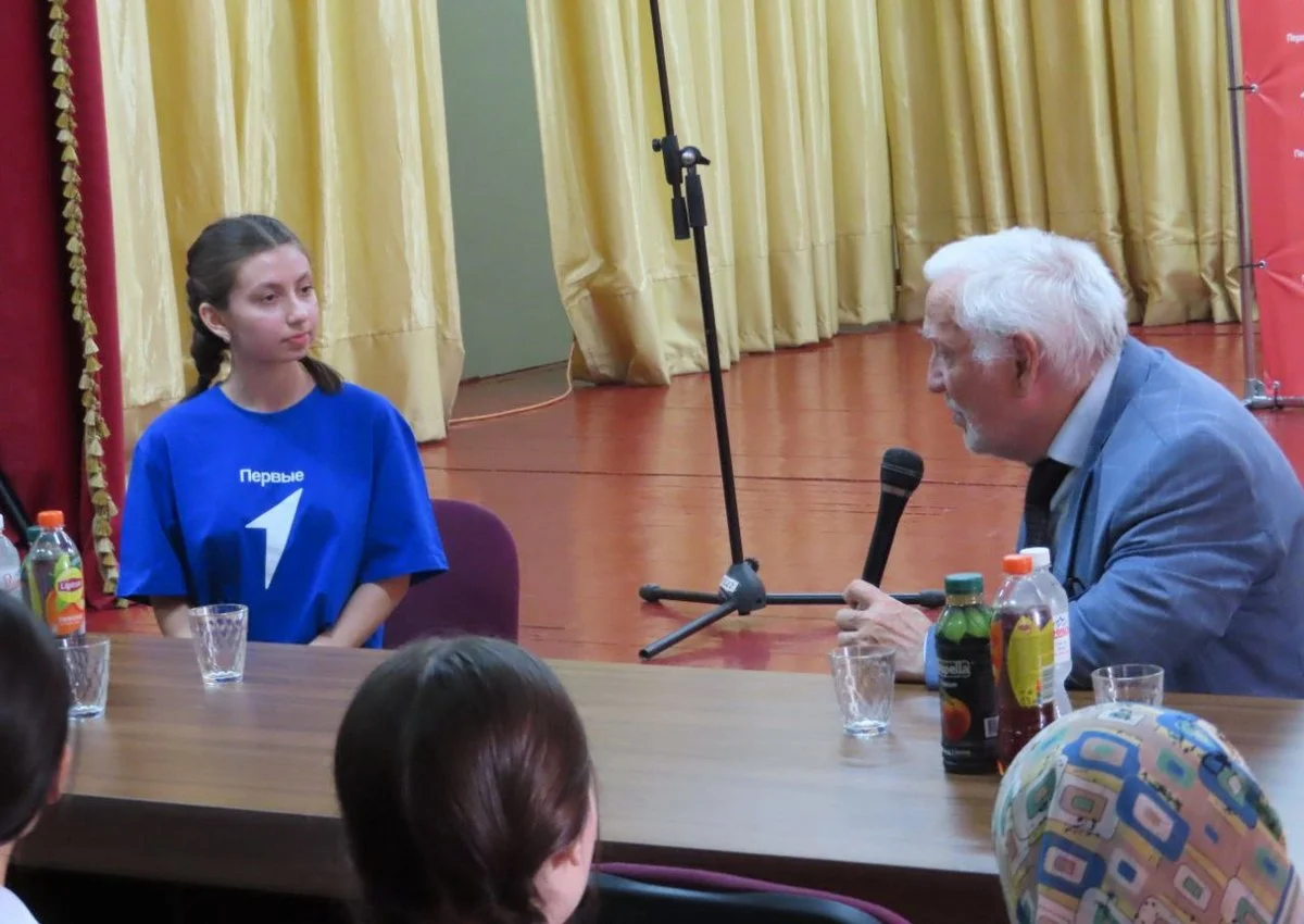 Новости Ингушетии: Школьники Ингушетии побеседовали с известным поэтом Тимуром Кодзоевым