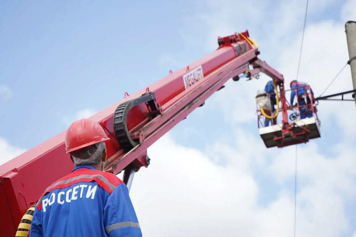 Новости Ингушетии: Почти 1,4 тыс. изоляторов на линиях электропередачи заменят «Россети Северный Кавказ» в Ингушетии
