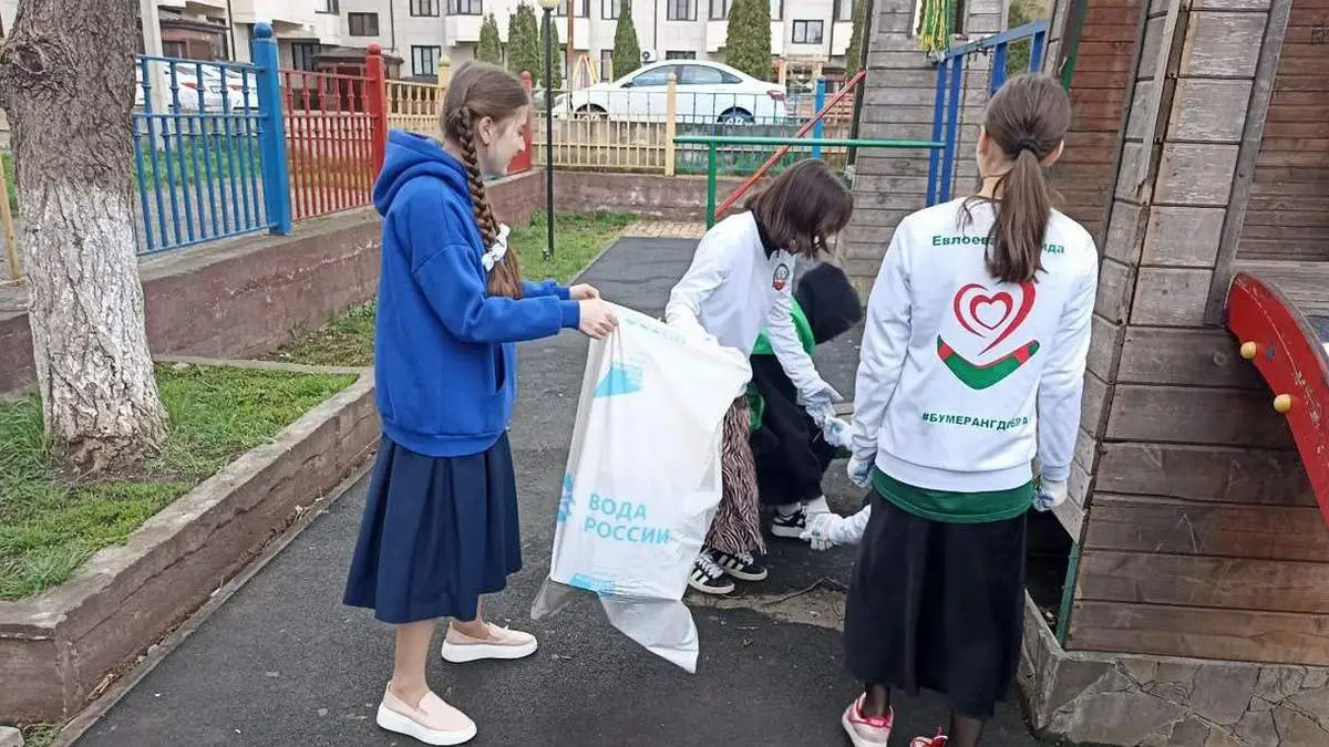 Новости Ингушетии: В Карабулаке Ингушетии провели санитарную очистку в Сквере ветеранов