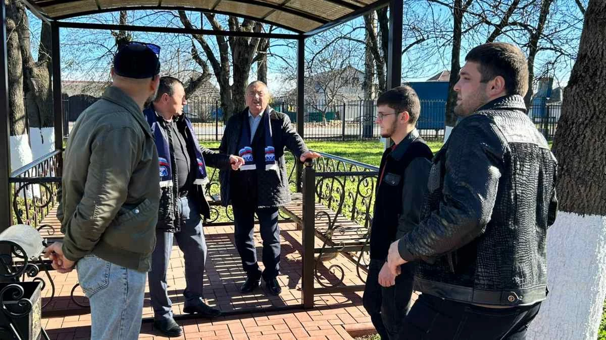 Новости Ингушетии: Партийный десант «Единой России» провел мониторинг благоустройства парка в с.п. Нестеровское