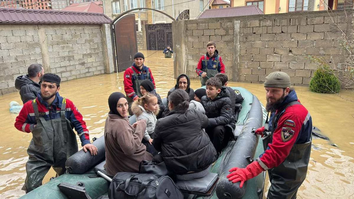 Новости Ингушетии: Добровольцы из Ингушетии спасают дагестанцев от наводнения