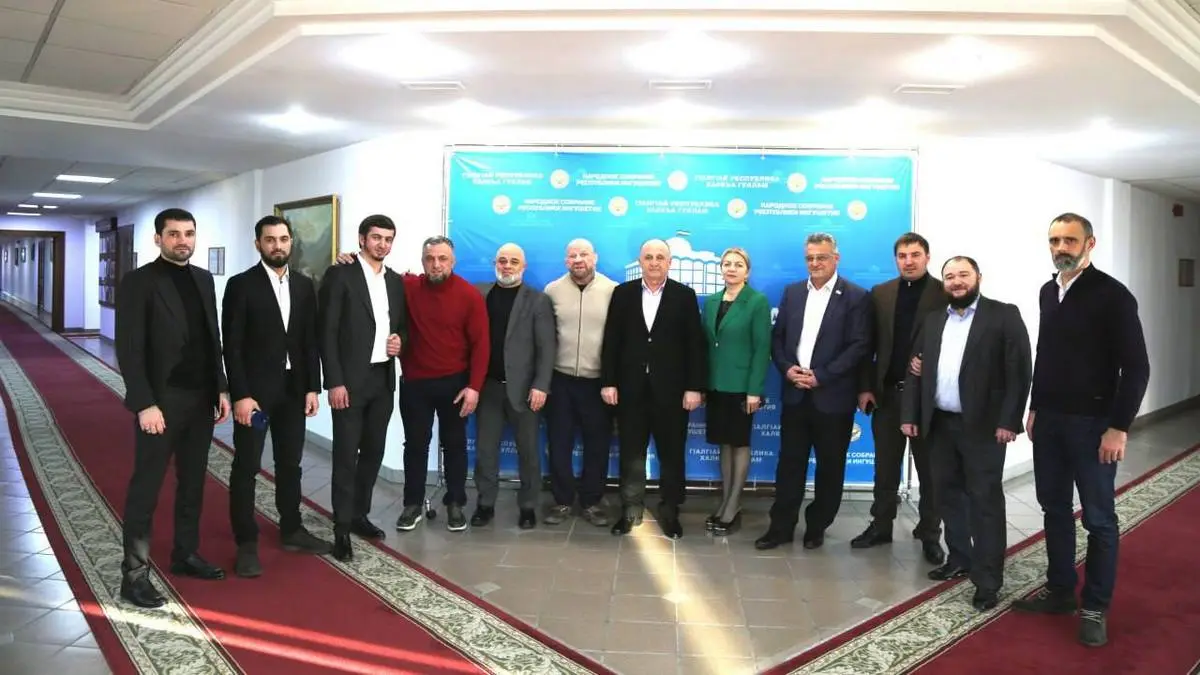 Новости Ингушетии: Джефф Монсона, ГӀазгиренаькъан Ахьмада кхетаче хилар ГӀалгӀайчен депутаташца