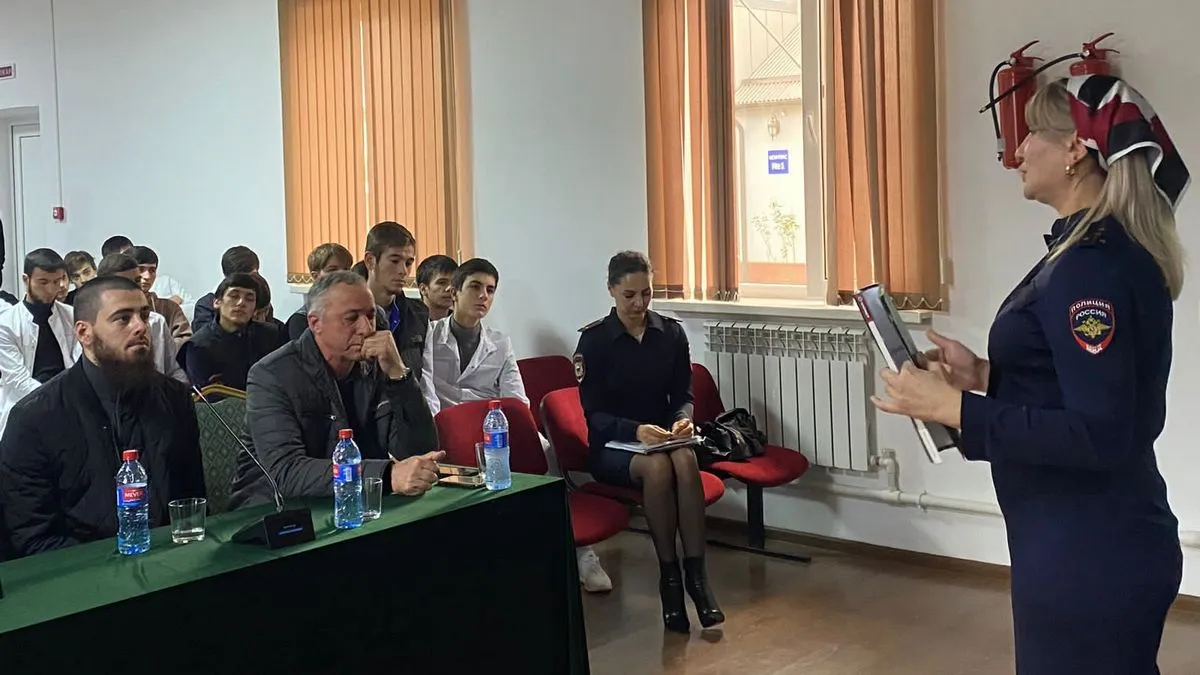 Новости Ингушетии: В Ингушетии полицейские с общественниками  реализуют просветительские мероприятия для молодежи