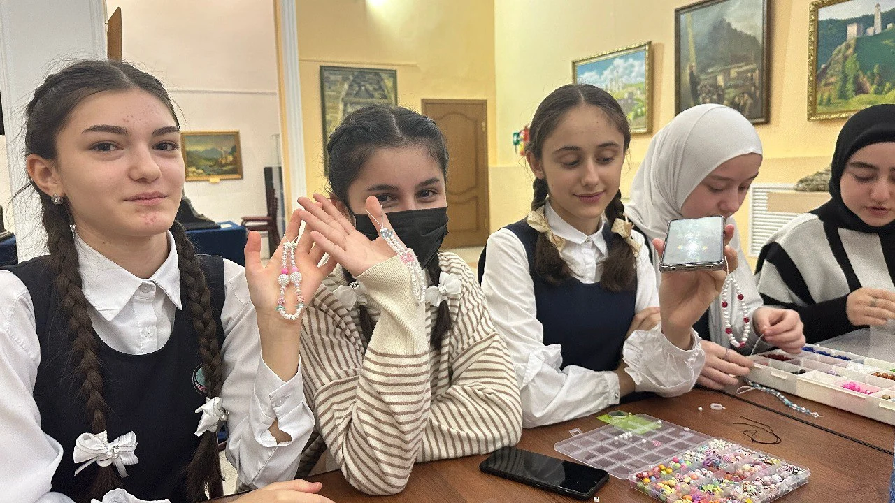 Новости Ингушетии: В Госмузее ИЗО Ингушетии научат создавать украшения из бисера и бусин