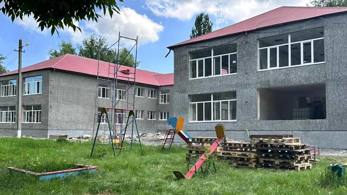 Новости Ингушетии: В Малгобеке Ингушетии активно ведется капремонт известного детского сада