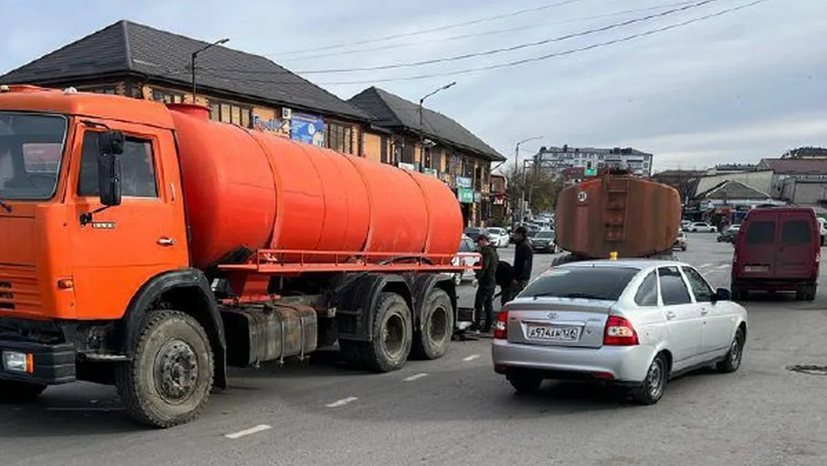 Новости Ингушетии: В Назрани Ингушетии продолжаются работы по очистке  ливневок