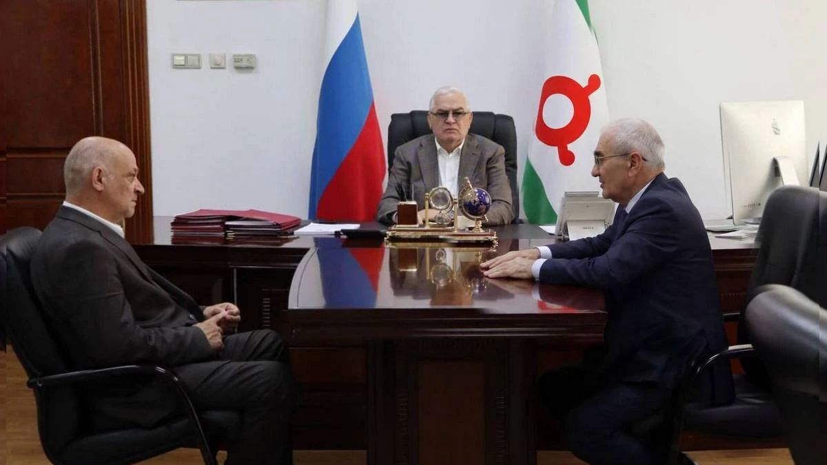 Новости Ингушетии: Гӏалгӏай парламенто тӏахьийхар, мах бола шира хӏамаш къайлагӏа йохкар соцадара