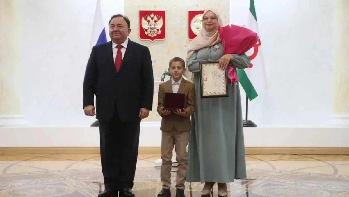 Новости Ингушетии: Глава Ингушетии в Магасе вручил государственные награды РФ и Ингушетии