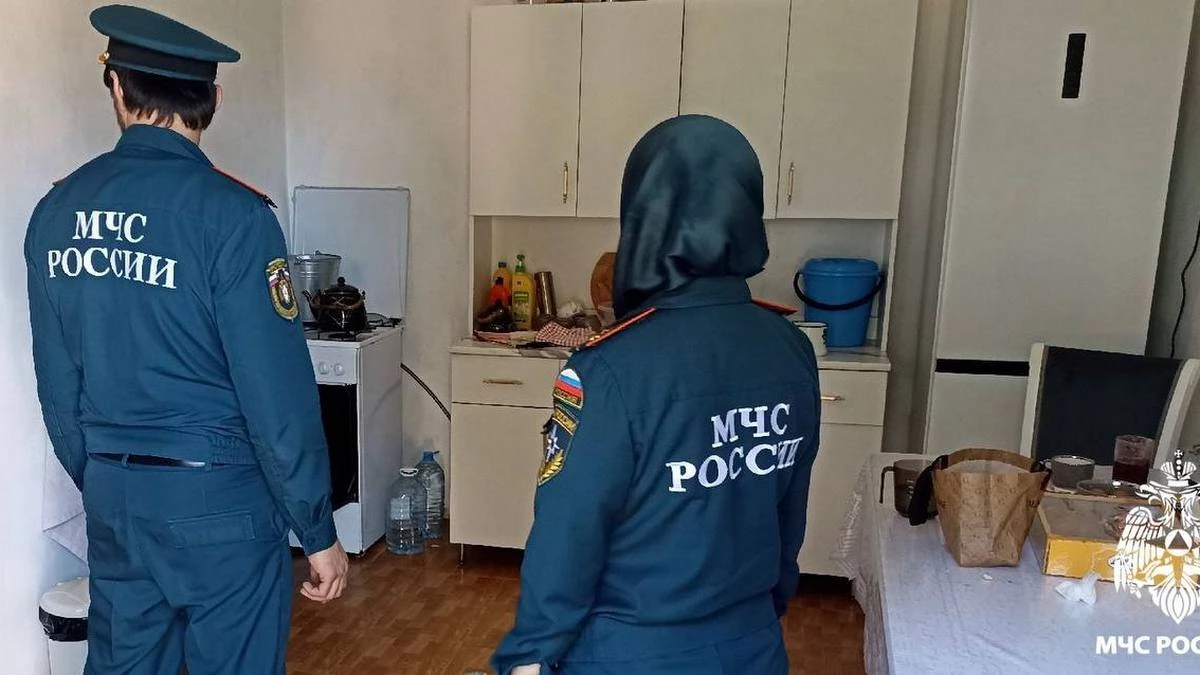 Новости Ингушетии: Психолог МЧС оказала помощь семье, пострадавшей от угарного газа в Ингушетии