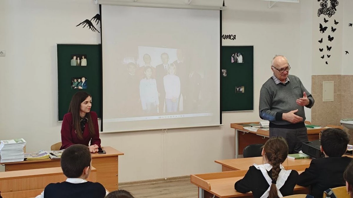 Новости Ингушетии: Главный редактор журнала «СелаIад» Мартина Гагиева пообщалась со школьниками