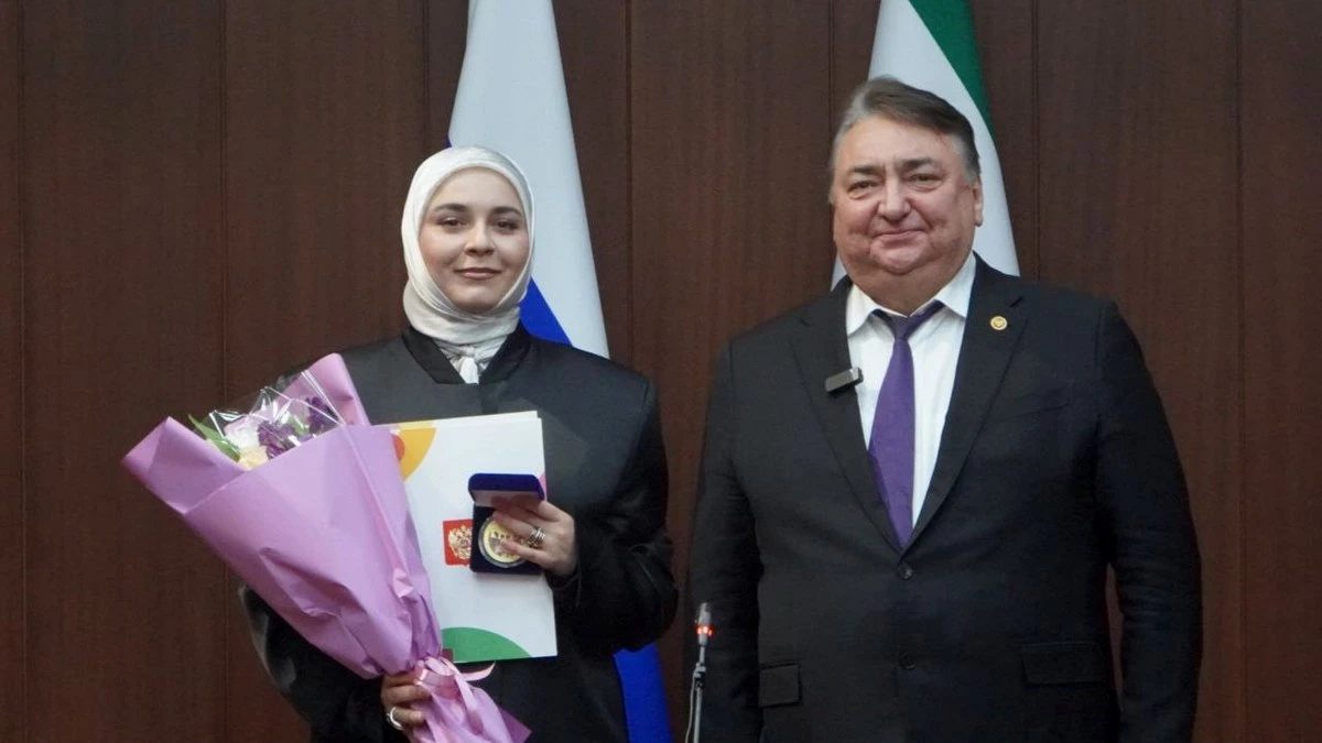 Новости Ингушетии: В Правительстве Ингушетии вручили награды молодым активистам