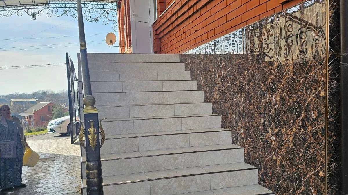 Новости Ингушетии: В Ингушетии жилье ветерана СВО Магомеда Батырова адаптируют к жизни