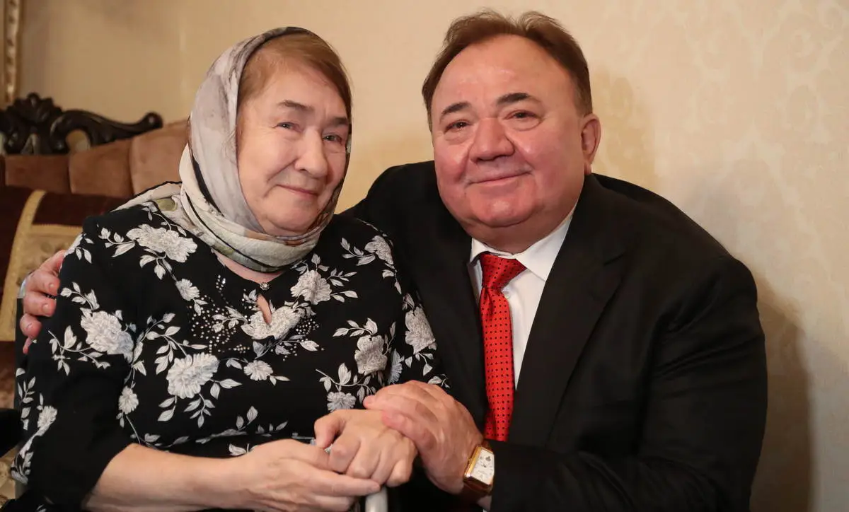 Новости Ингушетии: Глава Ингушетии в День учителя навестил свою школьную наставницу