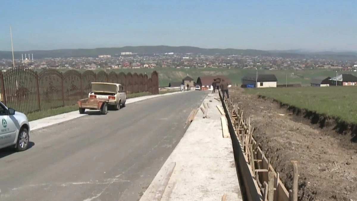 Новости Ингушетии: В селе Гази-Юрт Ингушетии преображают одну из ключевых артерий