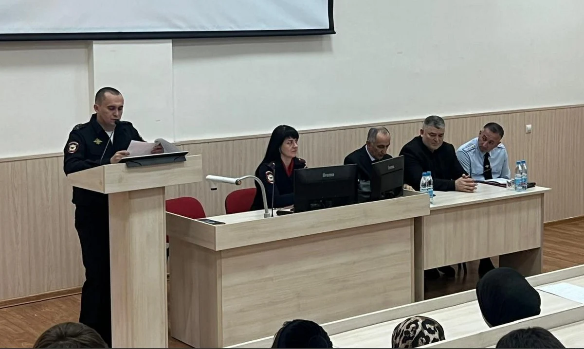 Новости Ингушетии: Полицейские Ингушетии рассказали о специфике своей службы студентам