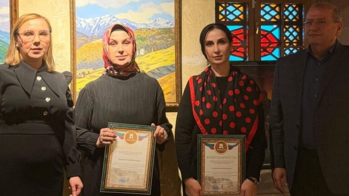 Новости Ингушетии: Выставка художниц из Ингушетии открылась в Дербентском музее-заповеднике