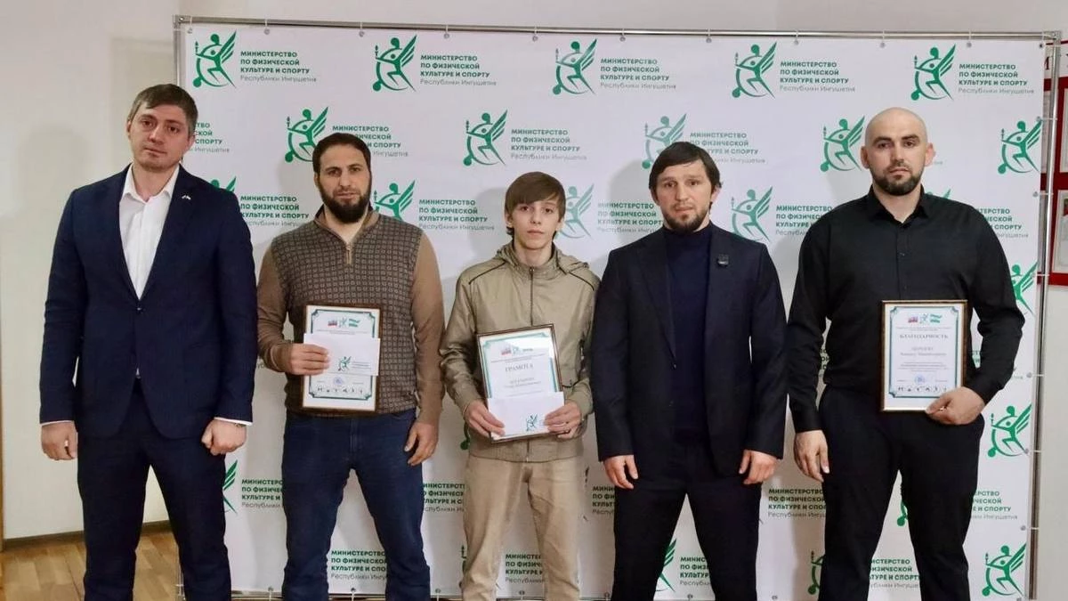 Новости Ингушетии: В Назрани Умара Богатырева поздравили с успехом на Первенстве Европы